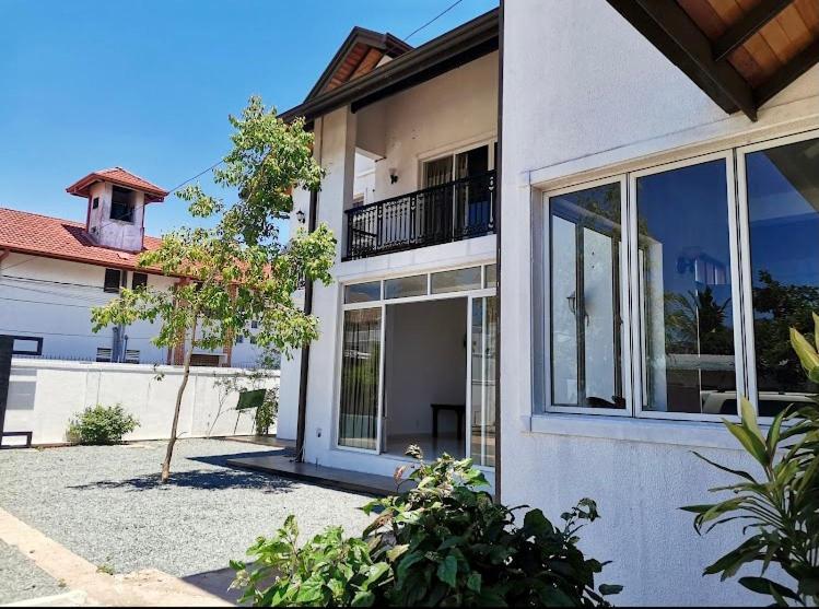 Aradhana Airport Transit Hotel Katunayaka Exterior foto